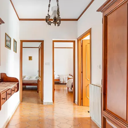 Guesthost - Yunger House With Garden And Balcony X5