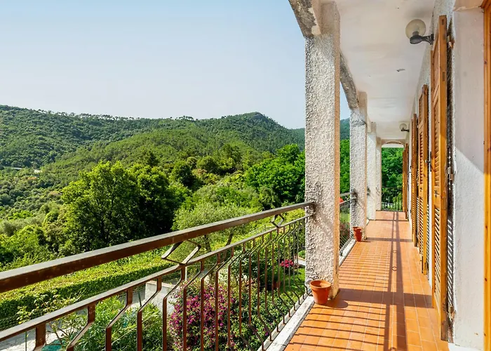 Guesthost - Yunger House With Garden And Balcony X5 Διαμέρισμα