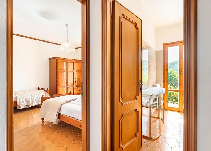 Διαμέρισμα Guesthost - Yunger House With Garden And Balcony X5 *