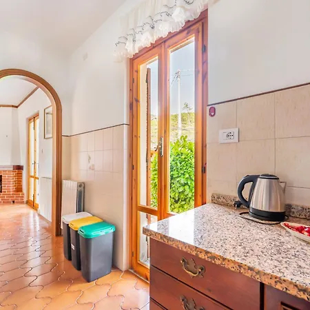 Yunger House With Garden And Balcony X5 Piazza (Genoa)