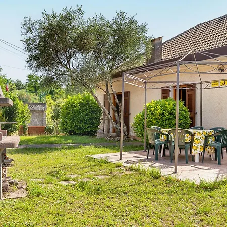 Yunger House With Garden And Balcony X5